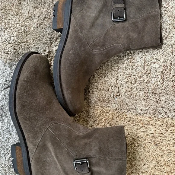 La Canadienne Women's Olive Buckled Wedge Booties - Picture 3 of 11